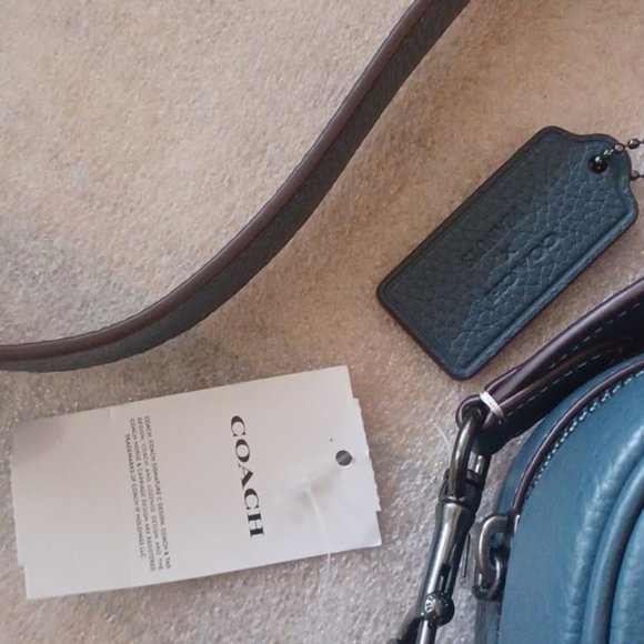 SOLD - NEW Coach X Peanuts Jamie Camera Bag With Snoopy Ski Motif - Picture 5 of 9